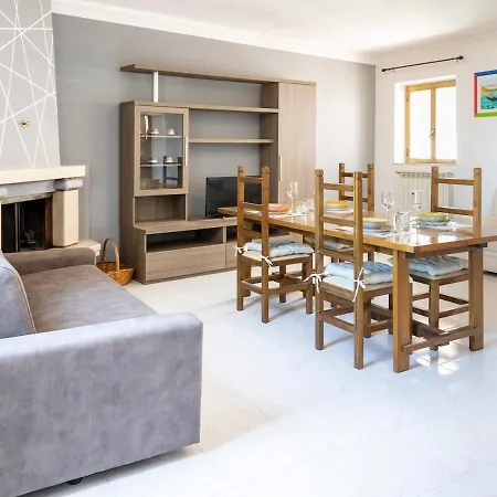 Domus Apartment