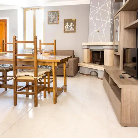 Domus Apartment