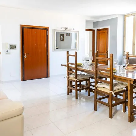 Domus Apartment