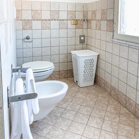 Domus Apartment *